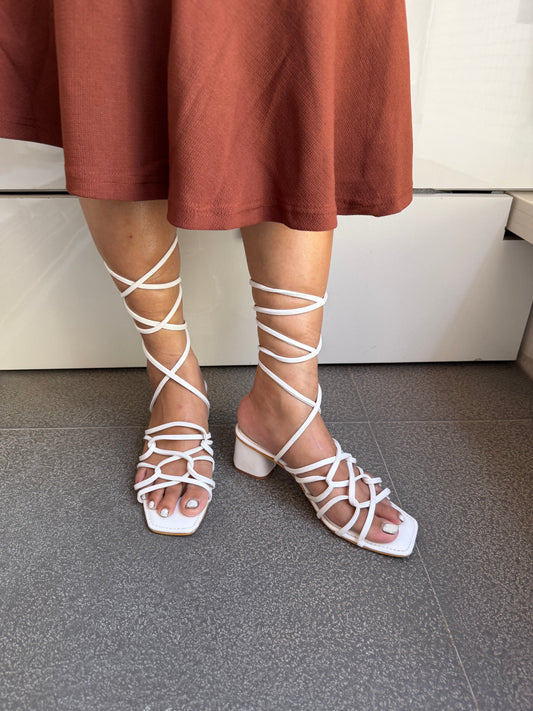 White twist-Ella tie ups